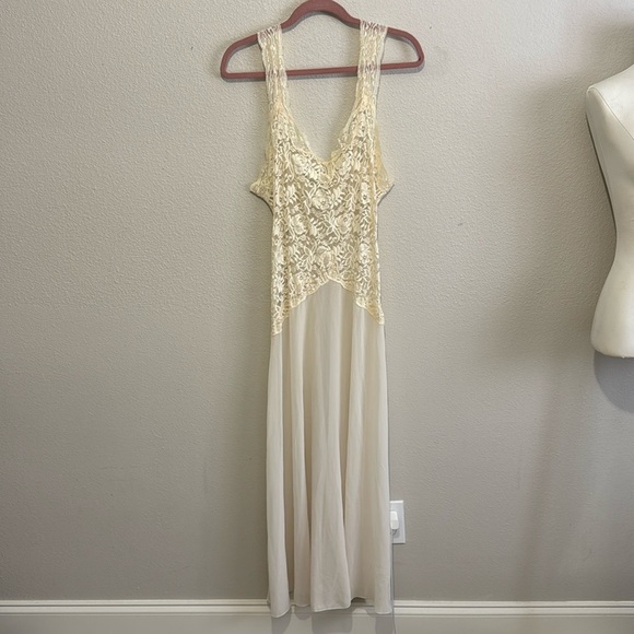 Victoria’s Secret Vintage Nightgown Lace Slip with Bows - Picture 1 of 8